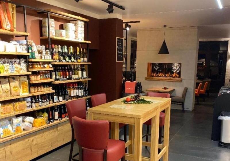 Отель Maxdorfer Hof