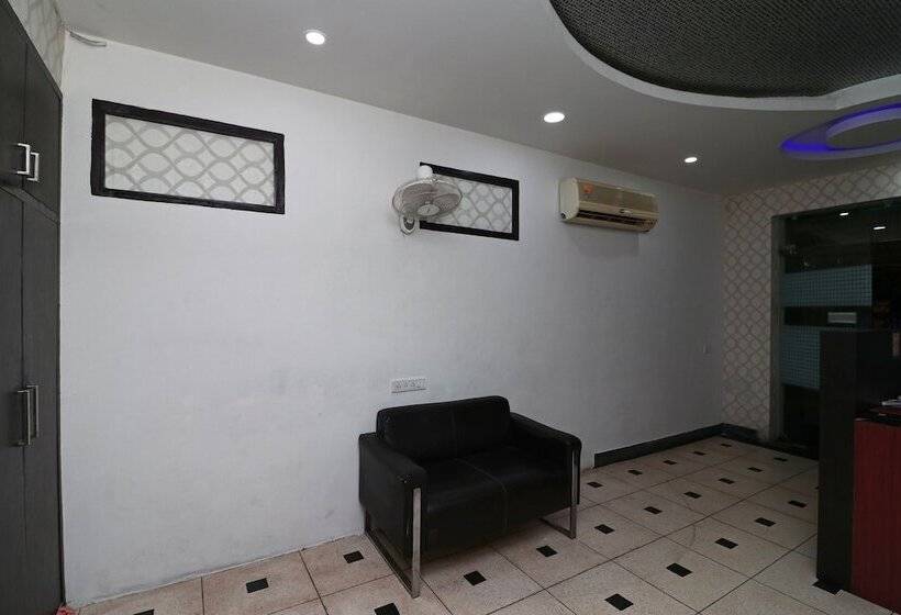 Hotel Moti Dungri Palace