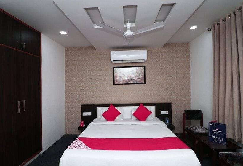 Hotel Moti Dungri Palace