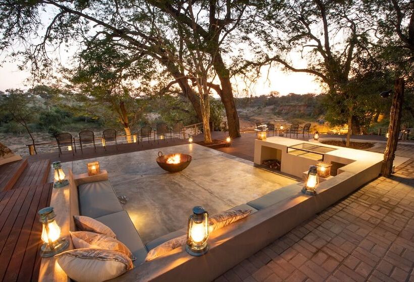 Отель Nyala Safari Lodge