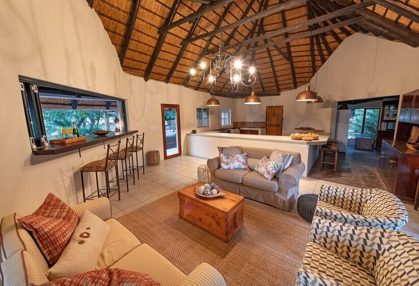Отель Nyala Safari Lodge