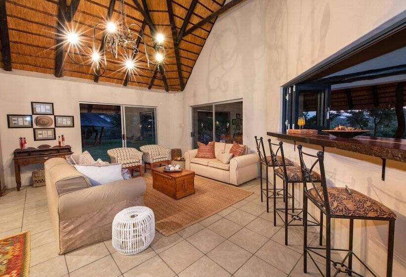 Отель Nyala Safari Lodge