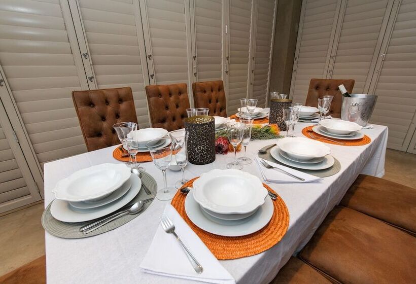 Отель Nyala Safari Lodge