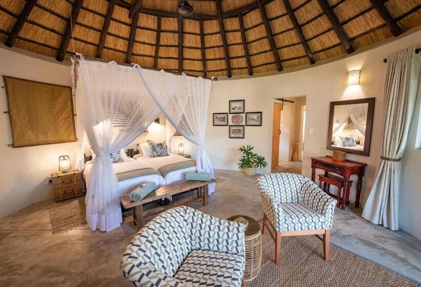Отель Nyala Safari Lodge