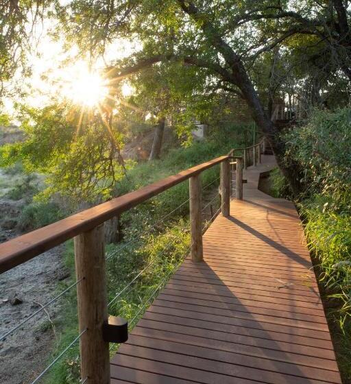 Отель Nyala Safari Lodge