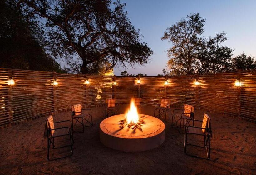 Отель Nyala Safari Lodge