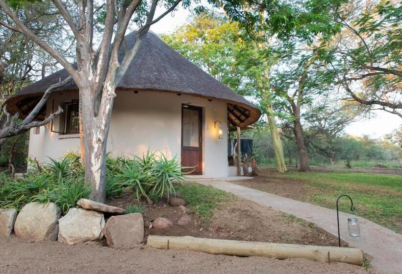 Отель Nyala Safari Lodge