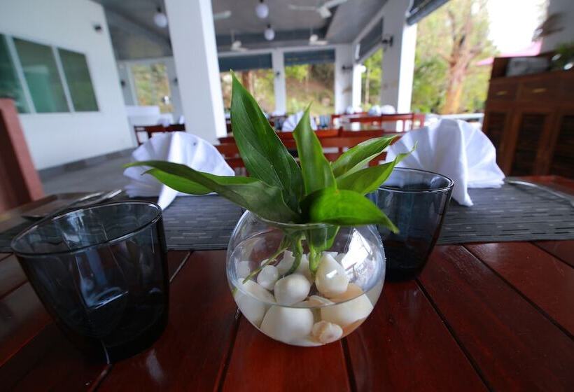 בית מלון כפרי Pearl Beach Resort & Spa