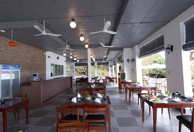 בית מלון כפרי Pearl Beach Resort & Spa