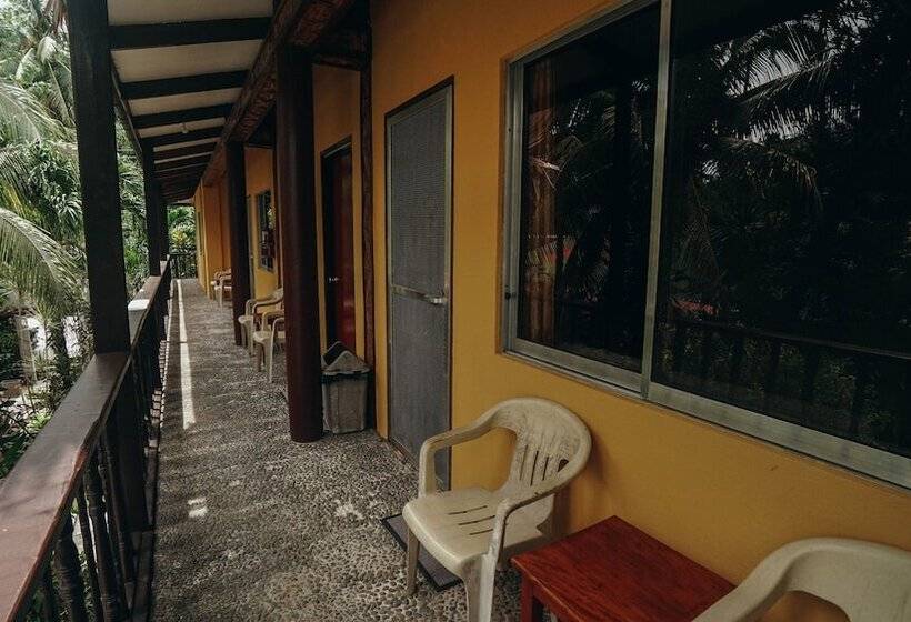 هتل Point 303 Resort