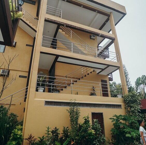 هتل Point 303 Resort