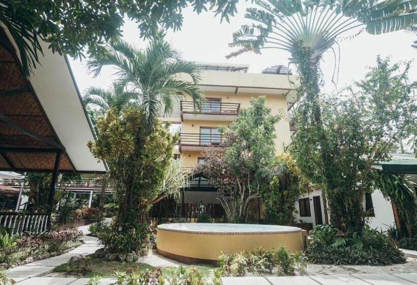 هتل Point 303 Resort