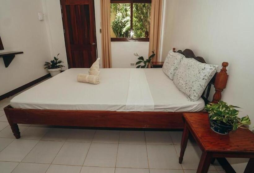 هتل Point 303 Resort