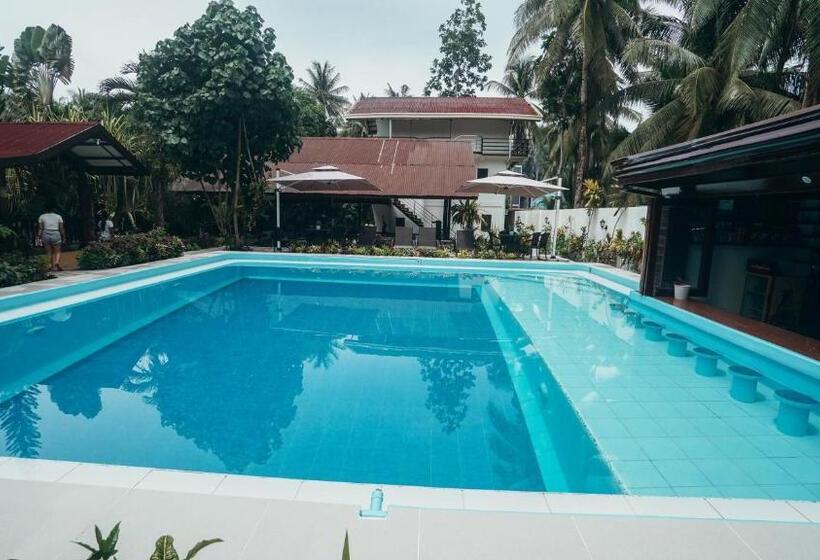 هتل Point 303 Resort