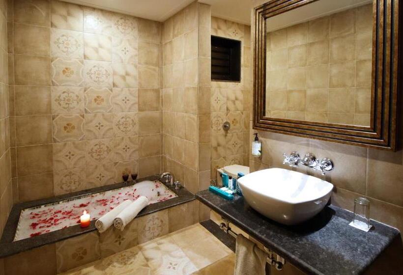 فندق Rahi Forest View