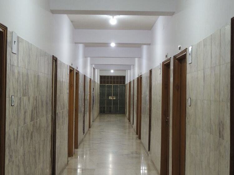 هتل Super Townhouse Pichola Formerly Vinayak