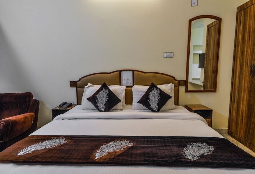 هتل Super Townhouse Pichola Formerly Vinayak