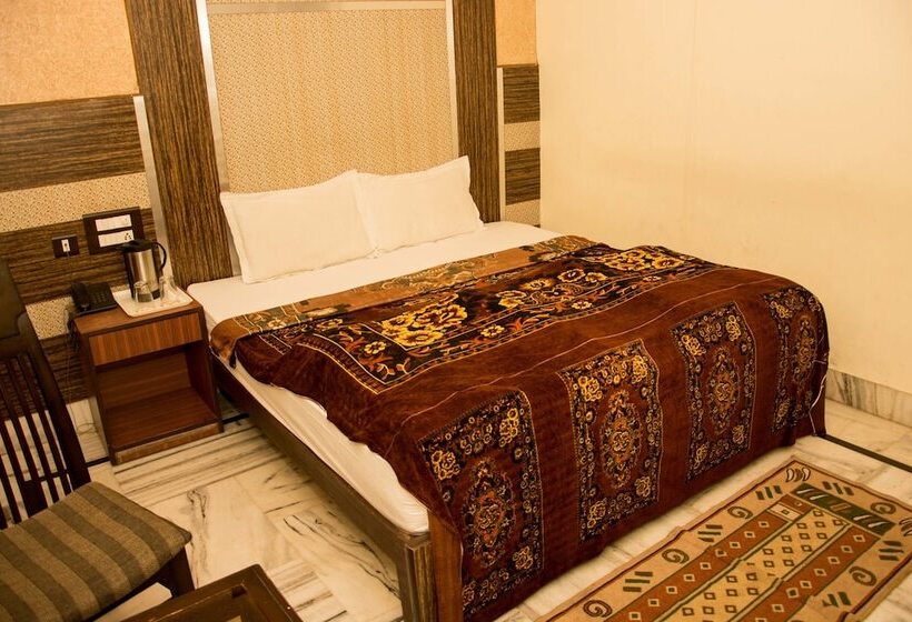 Отель Wall City