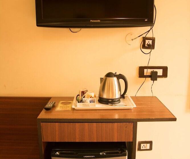 Отель Wall City