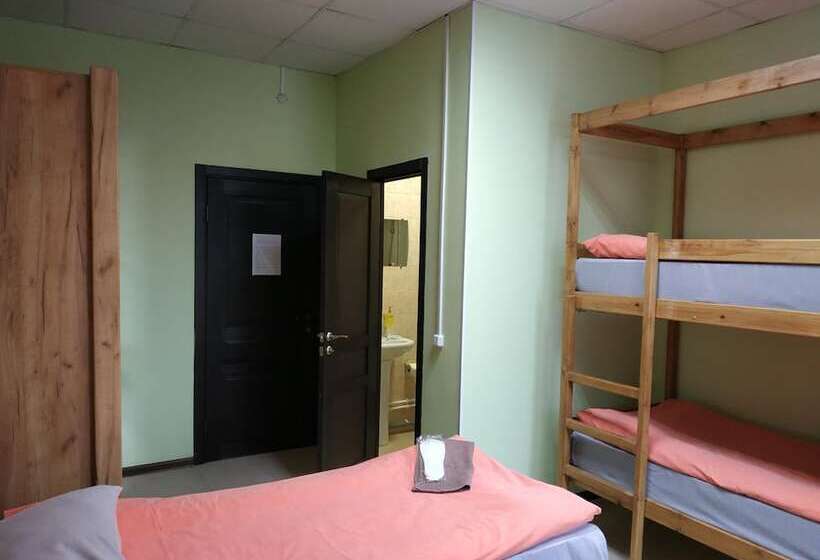 Mini Hotel Club Puteshestvennikov Hostel
