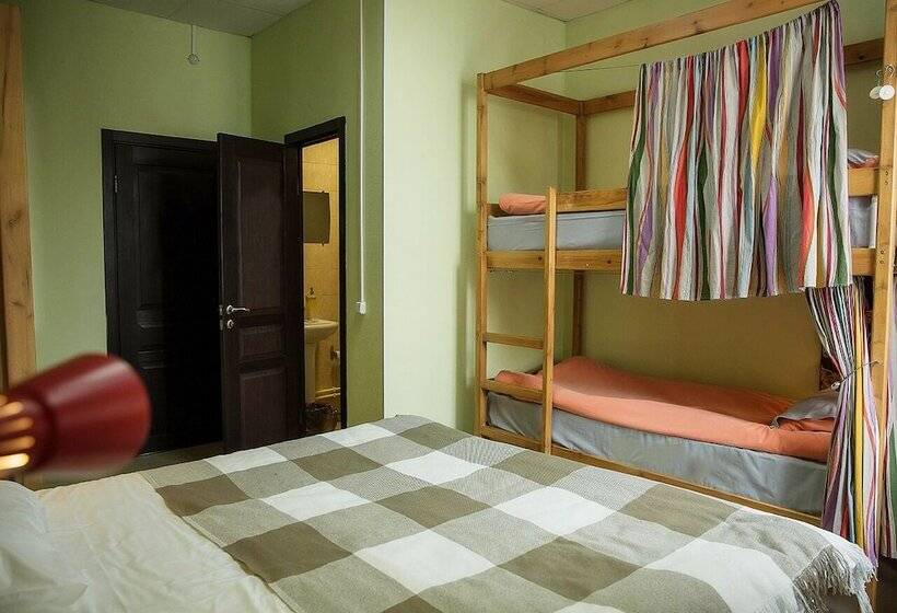 Mini Hotel Club Puteshestvennikov Hostel