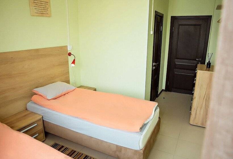 Mini Hotel Club Puteshestvennikov Hostel