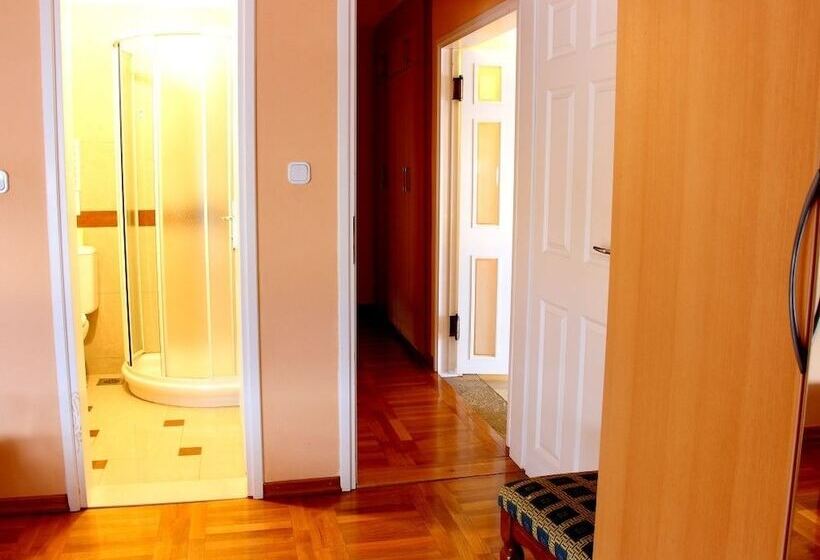 Oaza Apartmani Primosten