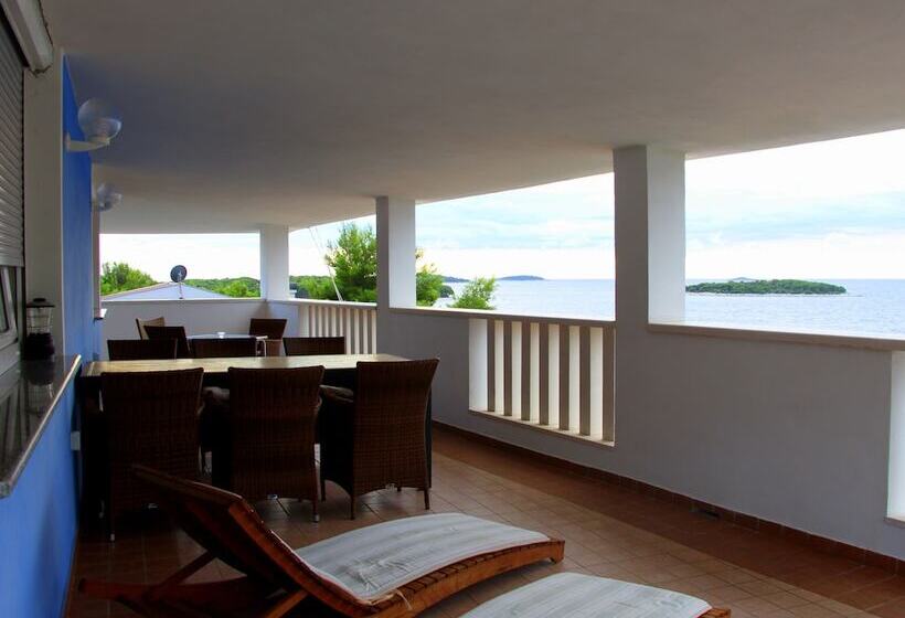 Oaza Apartmani Primosten