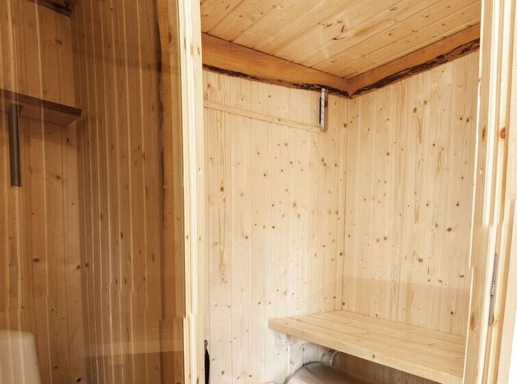 Peace And Privacy Travel Aulanko Lake Hide Out