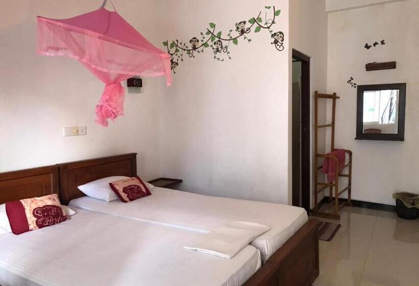 بنسيون Anna Tourist Inn