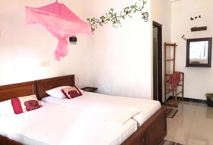 بنسيون Anna Tourist Inn