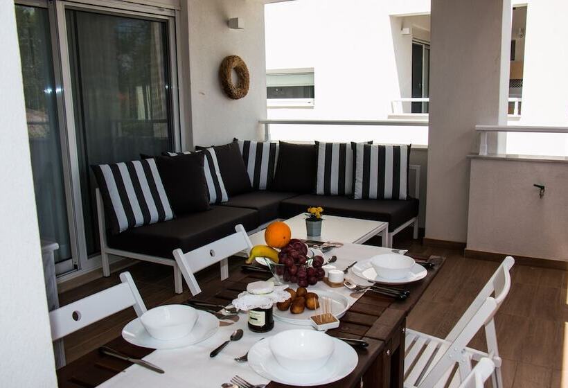 פנסיון Aristotelia Gi