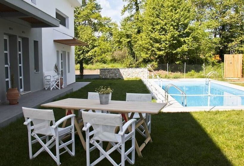 פנסיון Aristotelia Gi