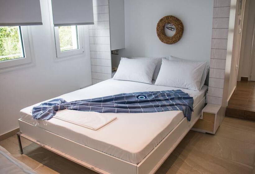 פנסיון Aristotelia Gi