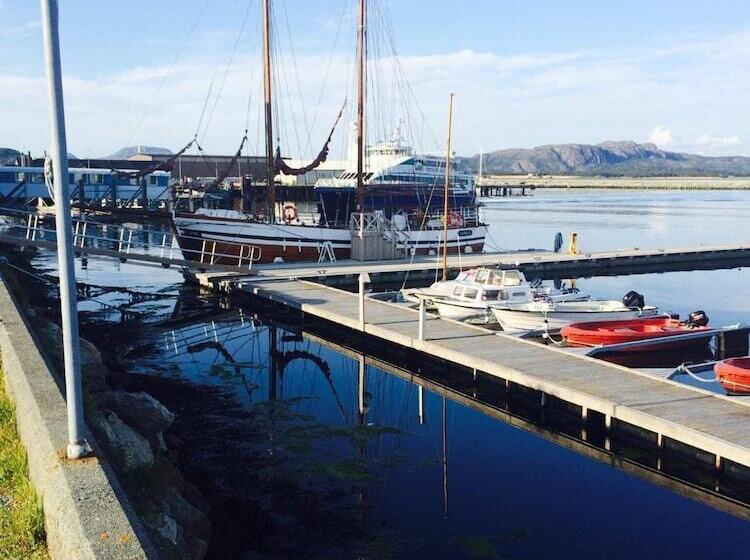 펜션 Brekstad Gjestehus As