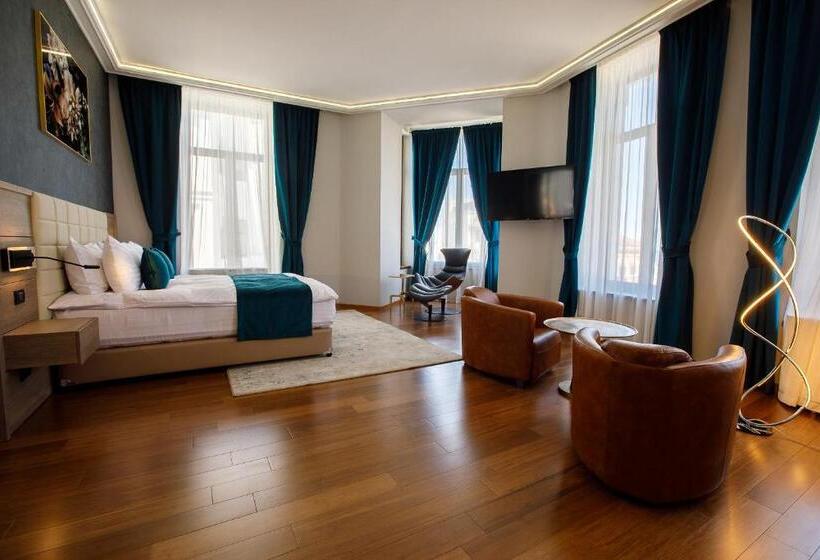 بنسيون Casa Hrisicos