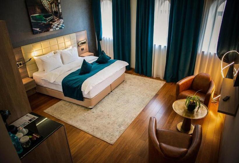 بنسيون Casa Hrisicos