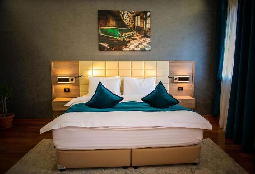 بنسيون Casa Hrisicos