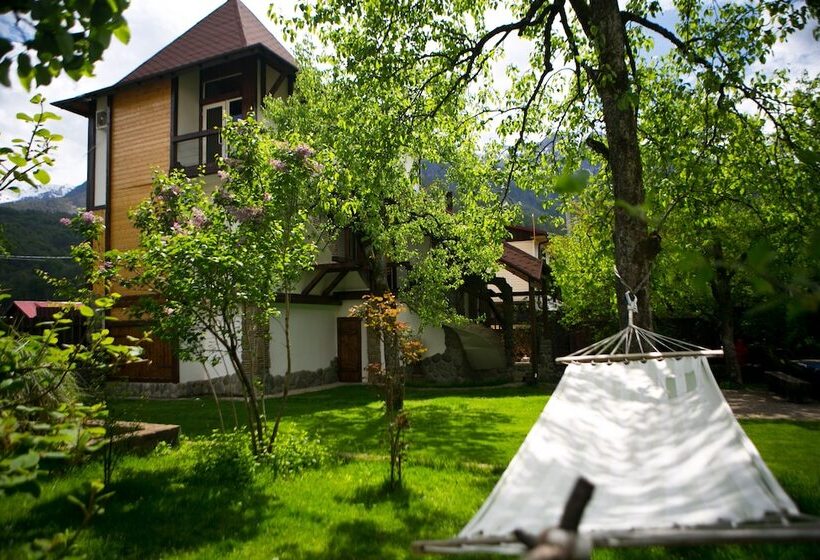 پانسیون Cherepanovs' Guest House