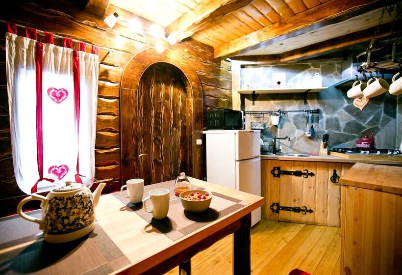 پانسیون Cherepanovs' Guest House