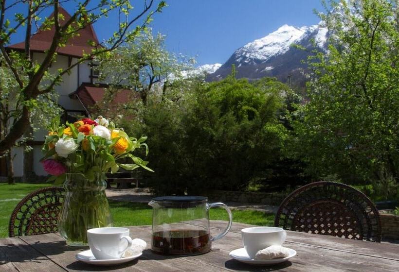 پانسیون Cherepanovs' Guest House