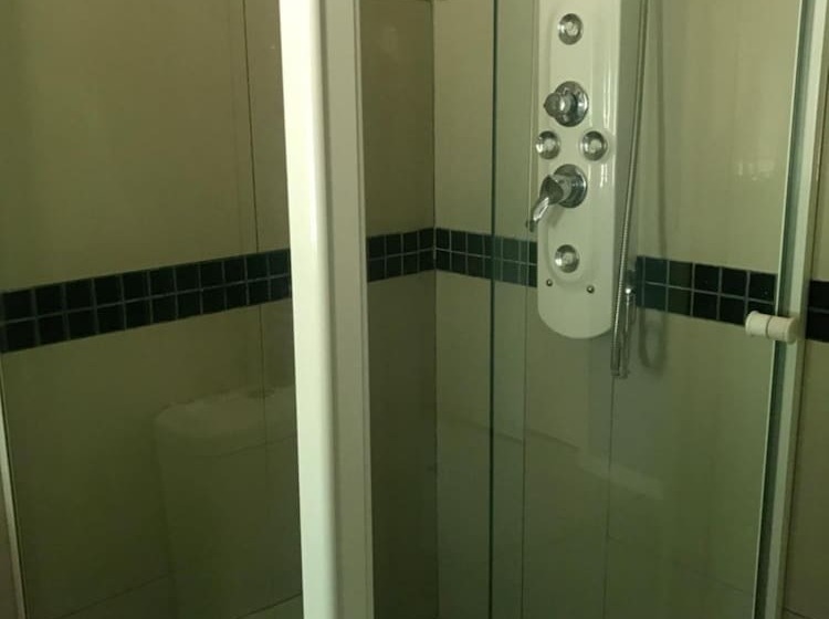 פנסיון Emmy Guesthouse