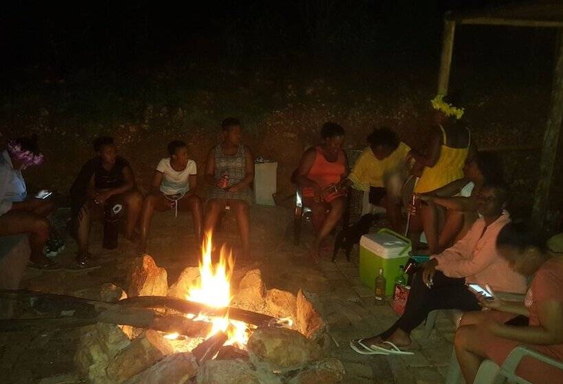 펜션 Engedi Retreat