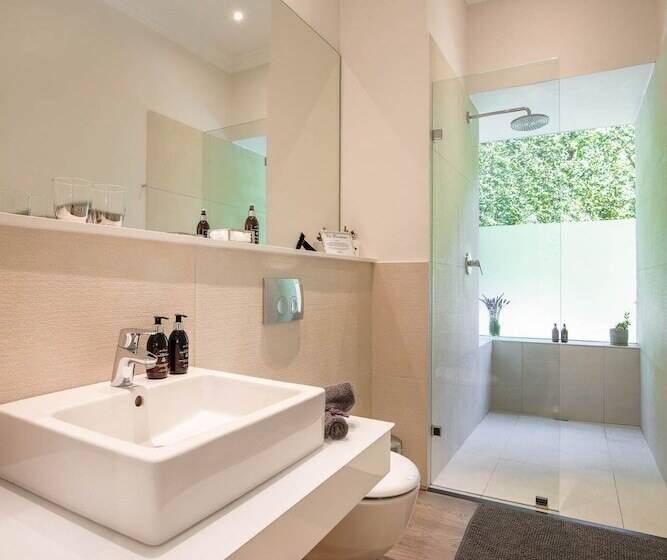 پانسیون La Providence Guest House & Wine Farm