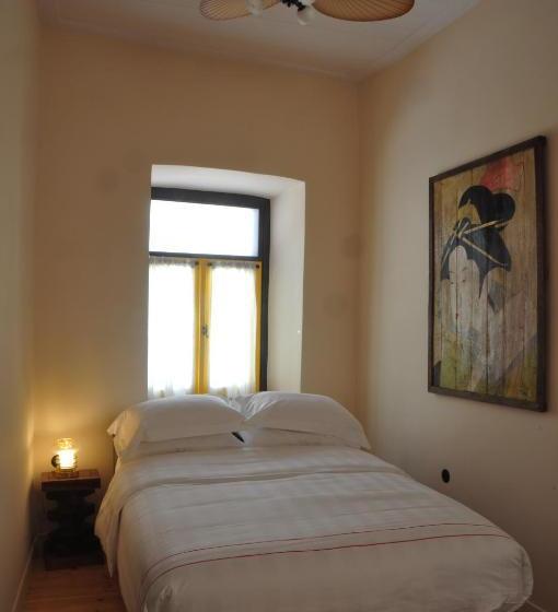 פנסיון Leone Guest House