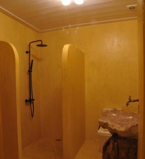 פנסיון Leone Guest House