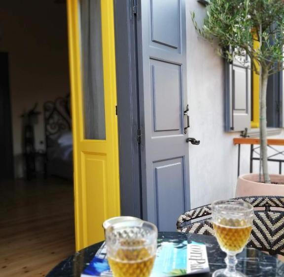 פנסיון Leone Guest House