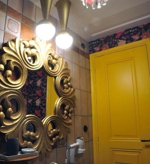 פנסיון Leone Guest House