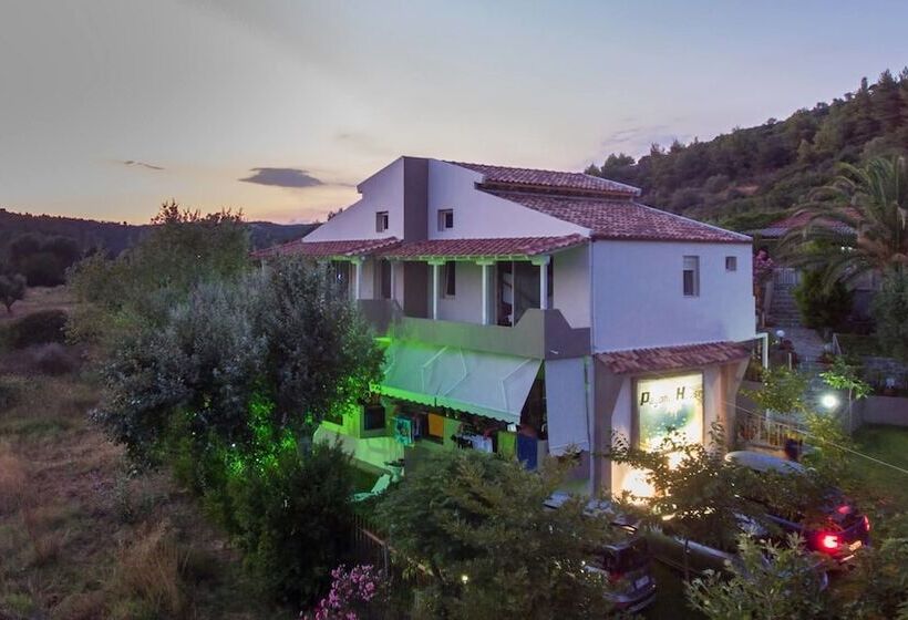 פנסיון Pagona House