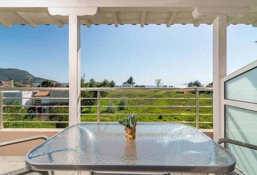 פנסיון Pagona House